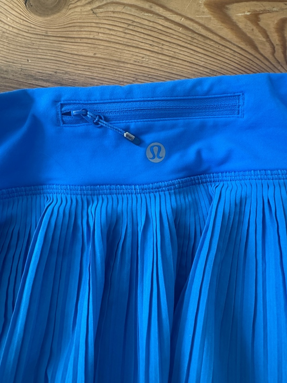 Lululemon Pleat to Street size 6 - Picture 2 of 5